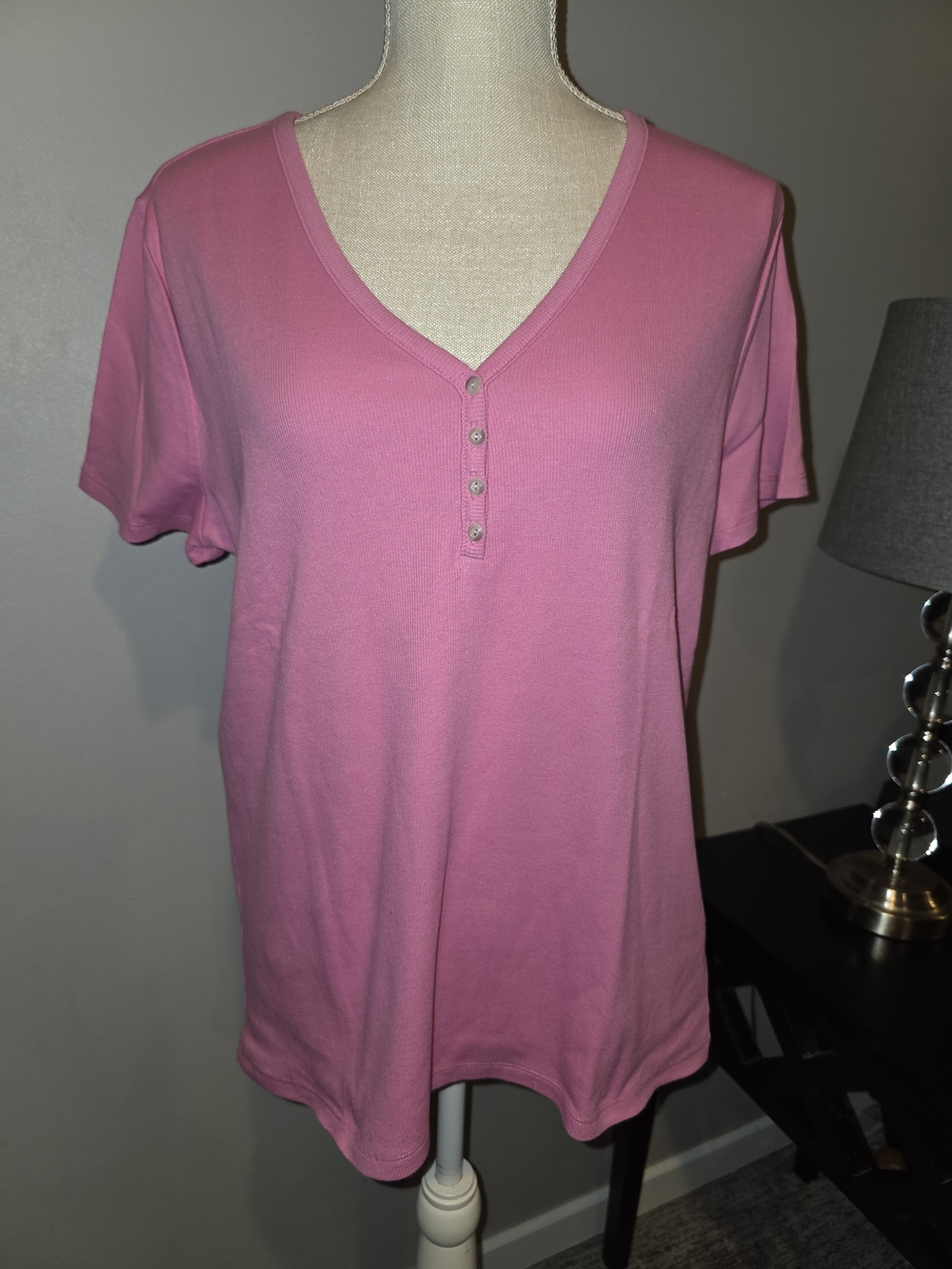 GAP Pink V-Neck Short Sleeve Henley Top Size XL PTP 22 IN Length 26